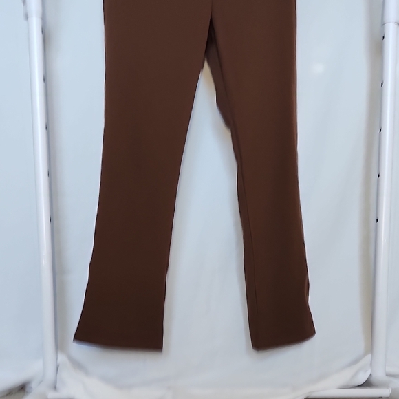 Chic Brown Sleeveless Jumpsuit - Picture 4 of 8